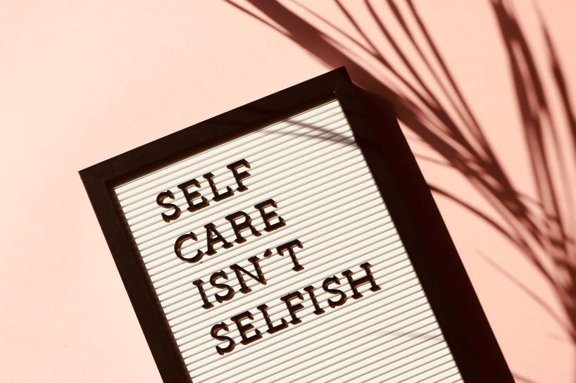 8 Simple Ways to Practice Self Care EVERY.SINGLE.DAY.